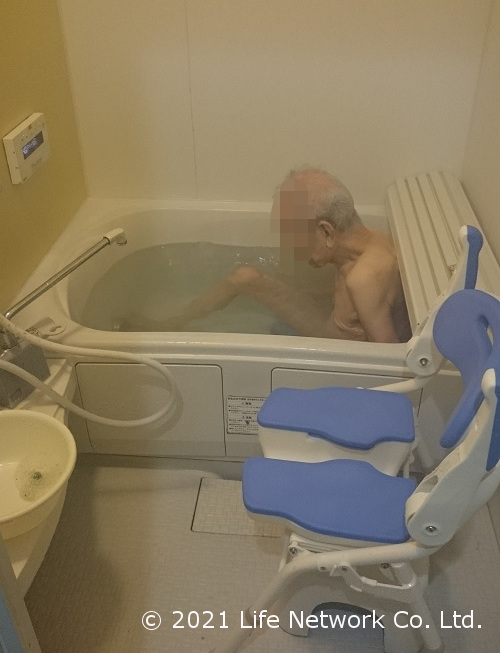 父がお風呂に入浴している様子